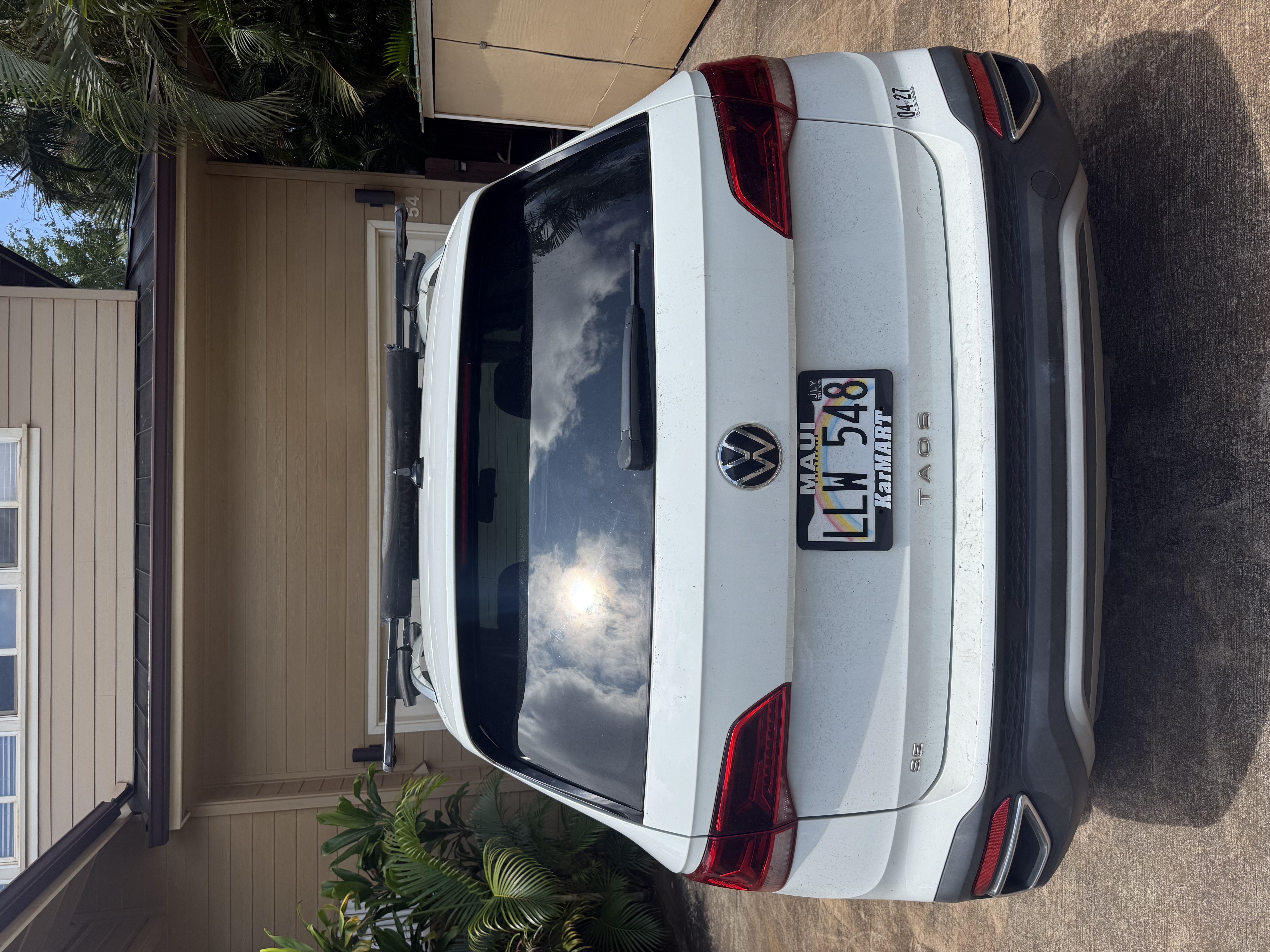 VW Taos rear