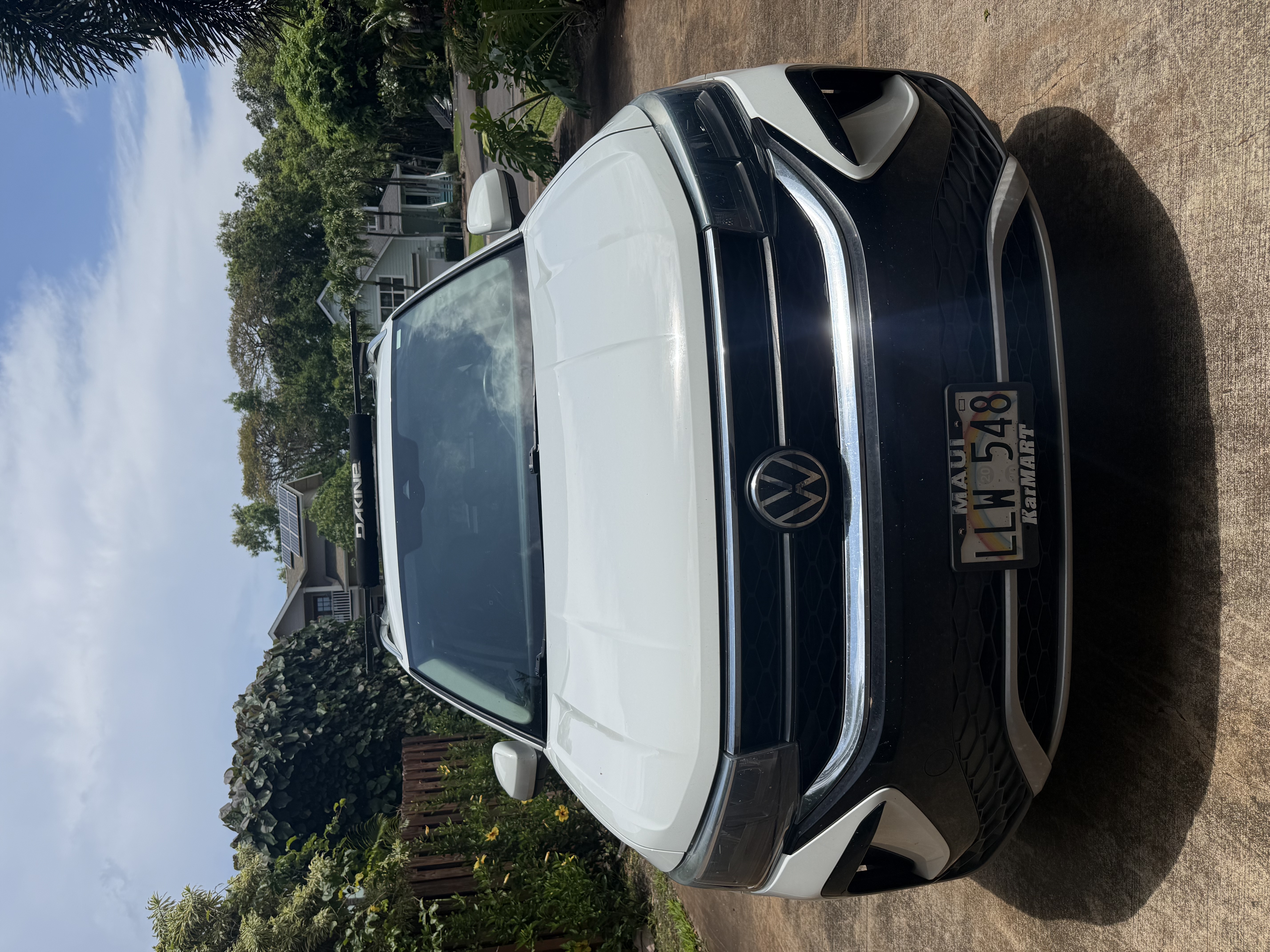 VW Taos front
